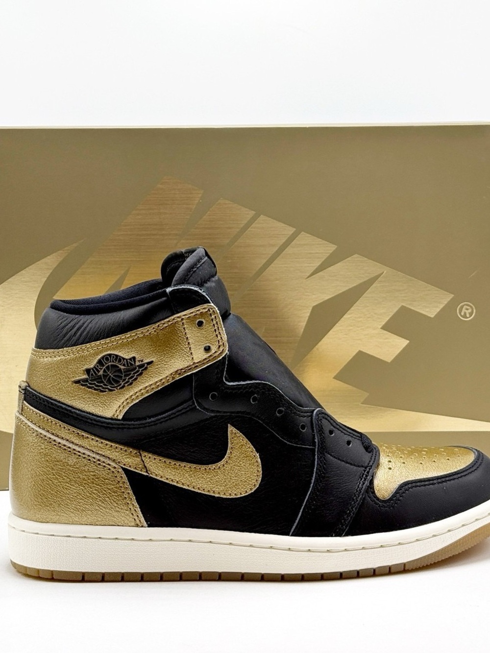 Jordan Air High Sneaker in Black and Metallic Gold